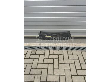 Plastika iznad veznog lima za Audi Q3 od 2011. do 2018. god.