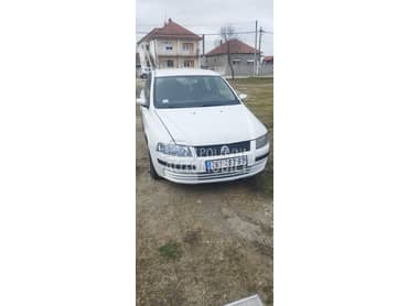 Fiat Stilo -  kompletan auto u delovima