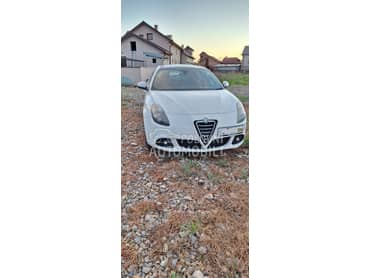 Alfa Romeo Giulietta -  kompletan auto u delovima