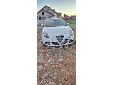 Alfa Romeo Giulietta -  kompletan auto u delovima
