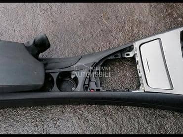 Centralna konzola sa naslonom za BMW 116, 118, 120 ...