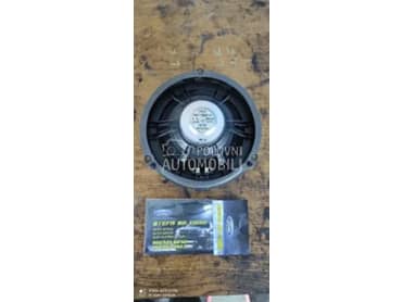 Zvucnik u prednjim vratima