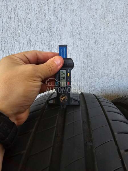 Michelin 215/65 R17 Letnja