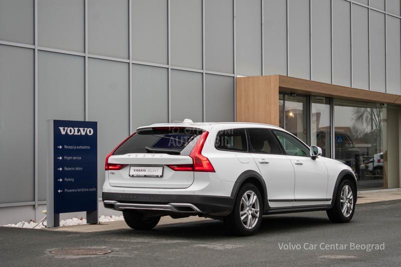 Volvo V90 Cross Country D4 AWD Momentum Pro