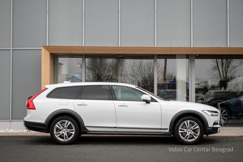 Volvo V90 Cross Country D4 AWD Momentum Pro