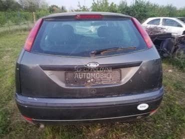 Ford Focus 2002. god. -  kompletan auto u delovima