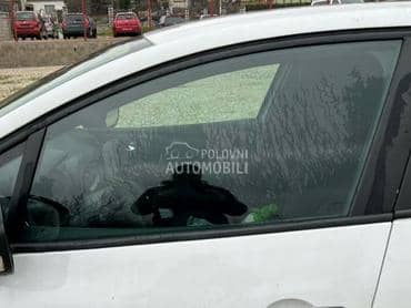 Staklo prednje levo za Renault Clio od 2012. do 2020. god.