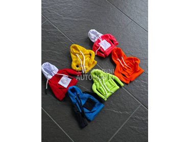 Dukserica menjaca vise boja  