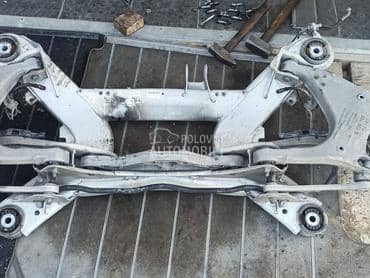 Zadnji most i delovi trapa za Volkswagen Phaeton