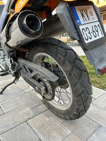 Honda SLR 650 Dominator HITNO