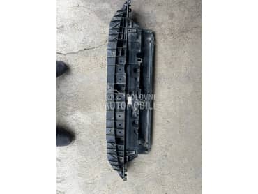 pod branik za Peugeot 208