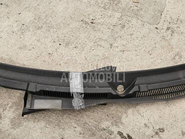 PLASTIKA ISPOD BRISACA za Volkswagen Golf 4