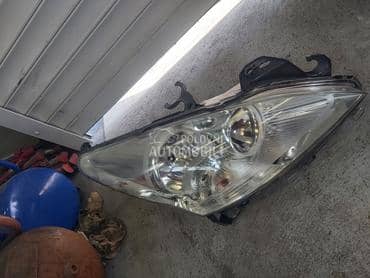 far desni obican za Peugeot 5008 od 2009. do 2013. god.