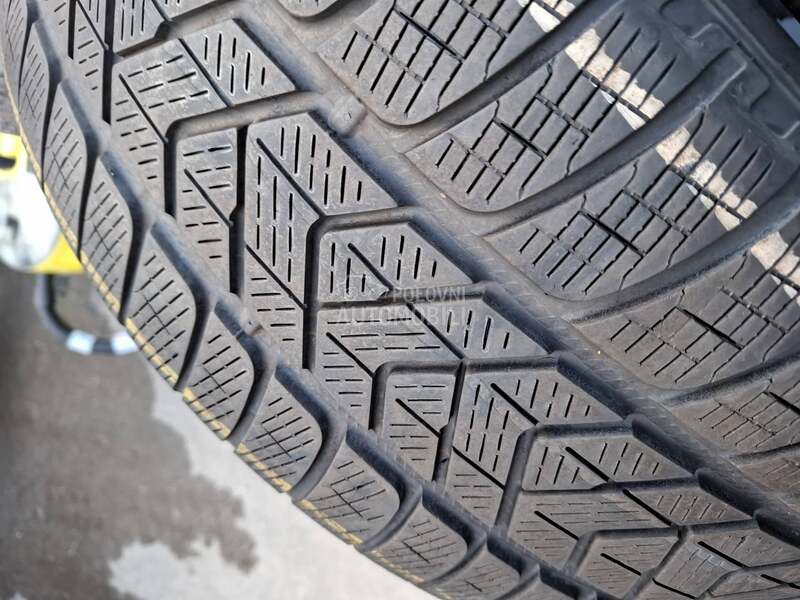 Pirelli 245/50 R20 Zimska