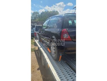 Renault Clio 2005. god. -  kompletan auto u delovima