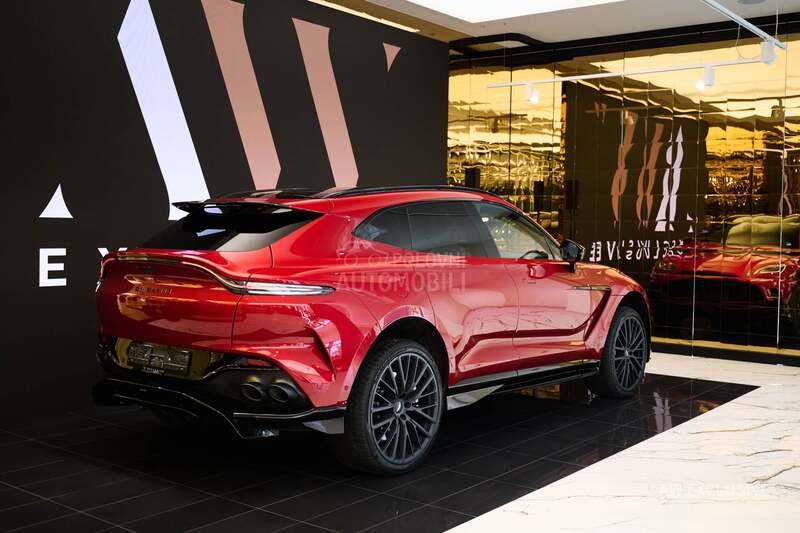 Aston Martin DBX 707 4.0 V8