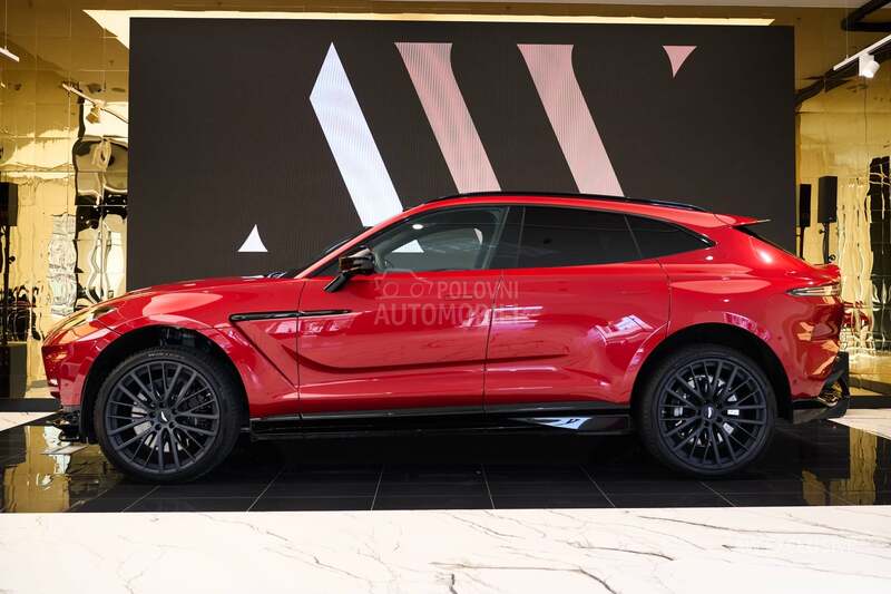 Aston Martin DBX 707 4.0 V8