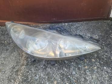 Desni Far za Peugeot 208