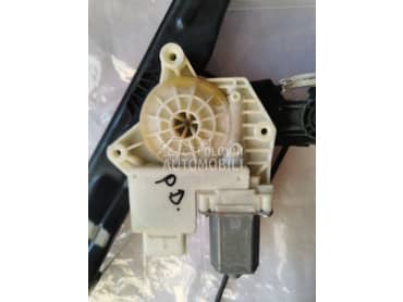 Podizač stakla prednji desni za Peugeot 308 od 2013. do 2020. god.