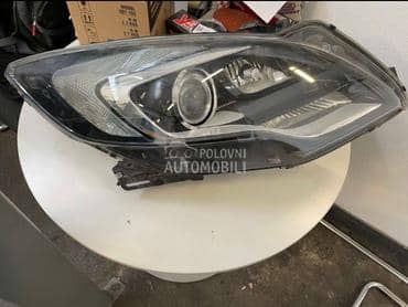 desni xenon far za Opel Zafira od 2011. do 2017. god.