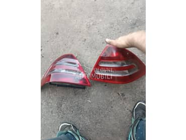 Stop svetlo za Mercedes Benz C 180 od 2001. do 2006. god.