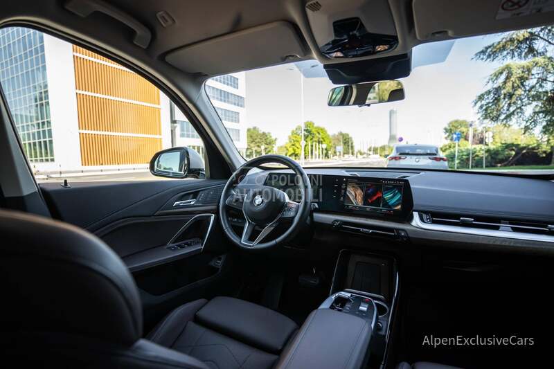 BMW X1 sDrive18i U11