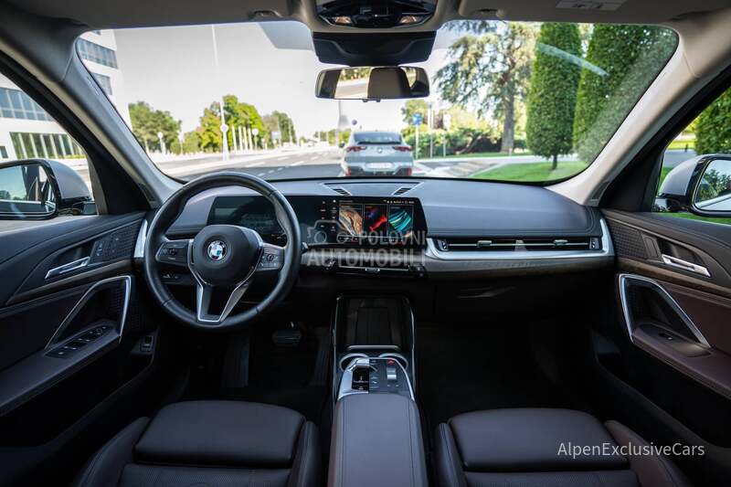 BMW X1 sDrive18i U11