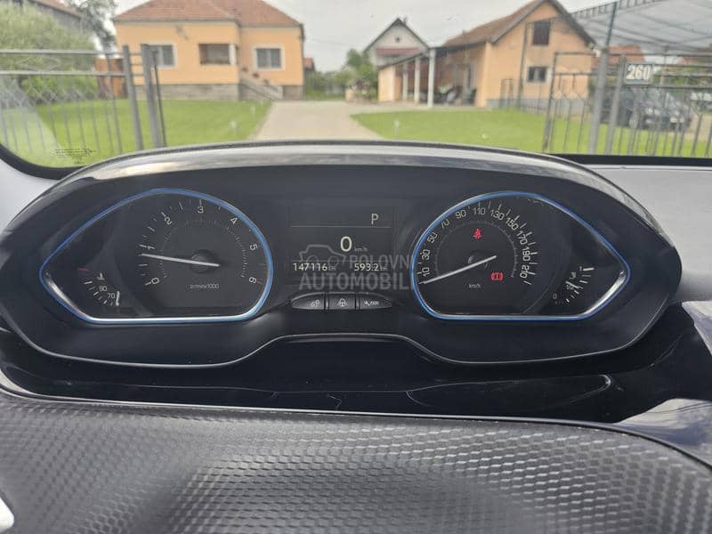 Peugeot 2008 1.5BLUEHDI ALLURE