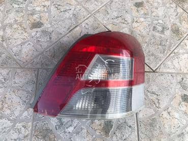 Stop svetlo Desno za Toyota Yaris od 2005. do 2012. god.