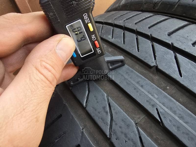 Continental 235/45 R19 Letnja