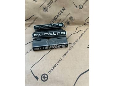 Quattro oznaka na masci za Audi Q3