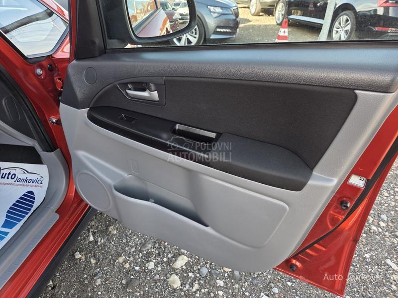 Suzuki SX4 1.6 B     4 x 4