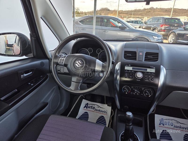 Suzuki SX4 1.6 B     4 x 4