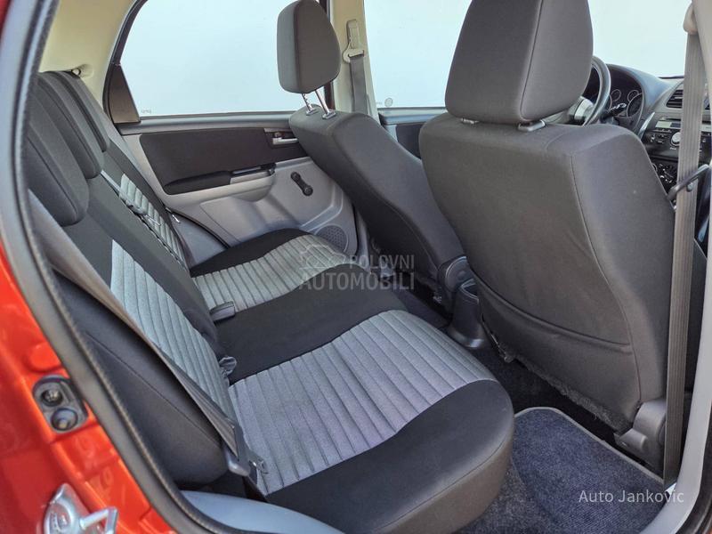 Suzuki SX4 1.6 B     4 x 4