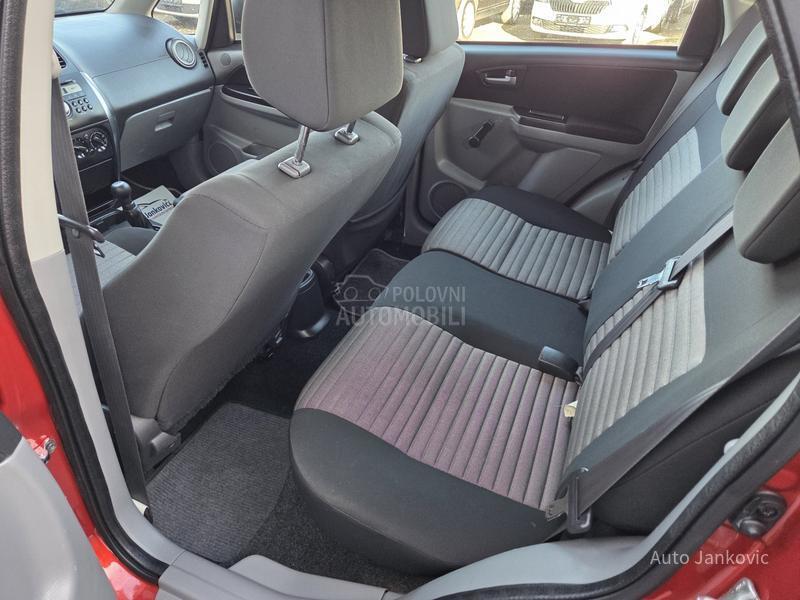 Suzuki SX4 1.6 B     4 x 4