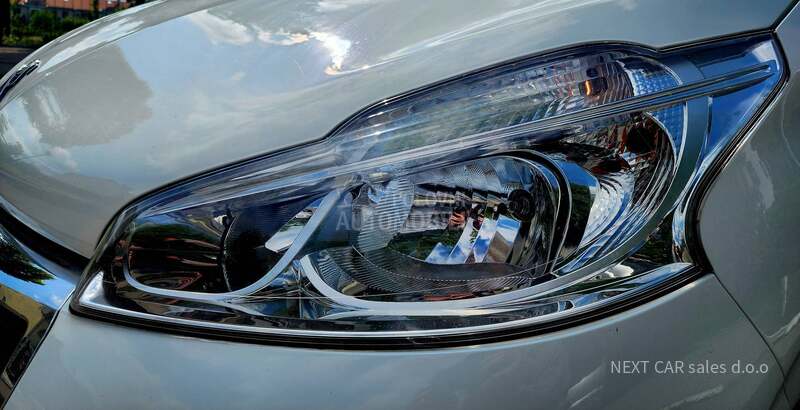 Peugeot 208 1.5 eHDI 100 hp