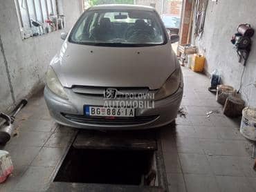 Peugeot 307 -  kompletan auto u delovima