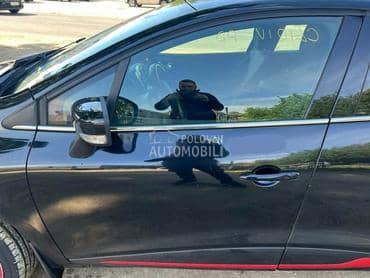 Vrata prednja leva crna za Renault Clio od 2012. do 2020. god.