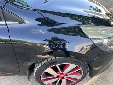 Krilo desno crno za Renault Clio od 2012. do 2020. god.