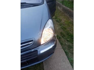 farovi za Citroen Xsara Picasso od 2004. do 2008. god.