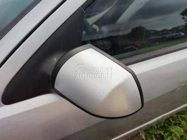 Retroviziri za Ford Mondeo od 2001. do 2004. god.