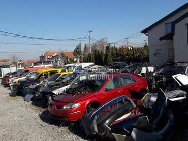 Renault Megane -  kompletan auto u delovima