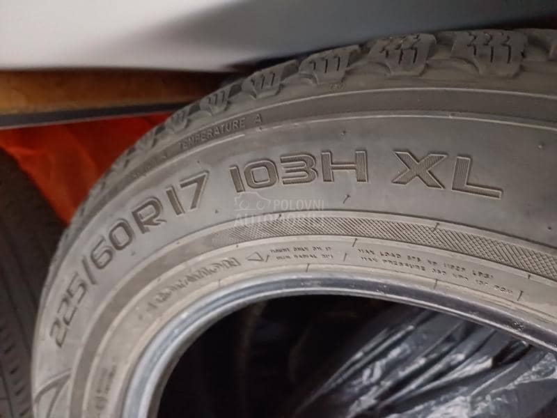 Nokian 225/60 R17 Zimska