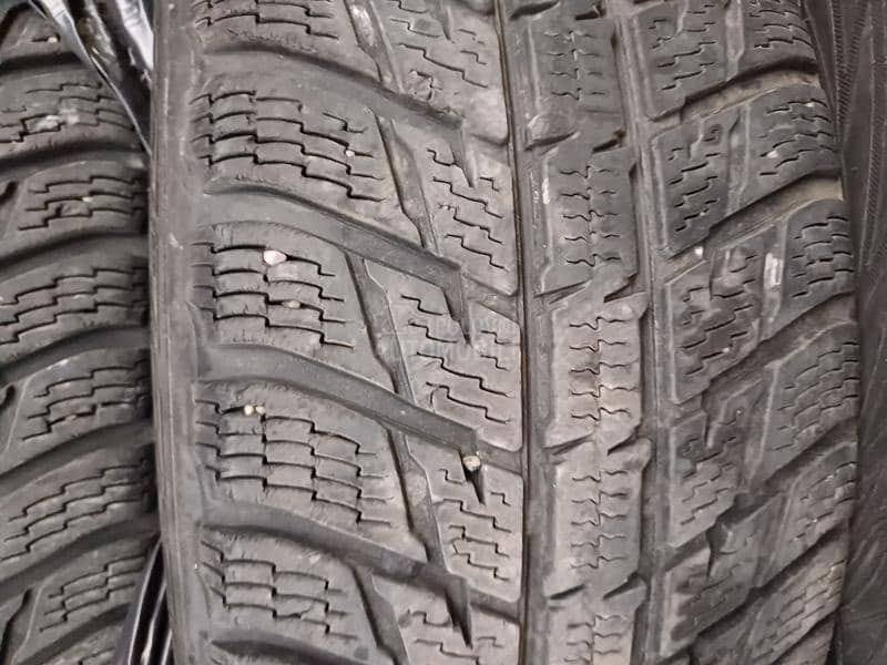 Nokian 225/60 R17 Zimska