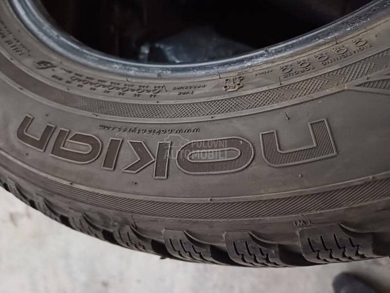 Nokian 225/60 R17 Zimska