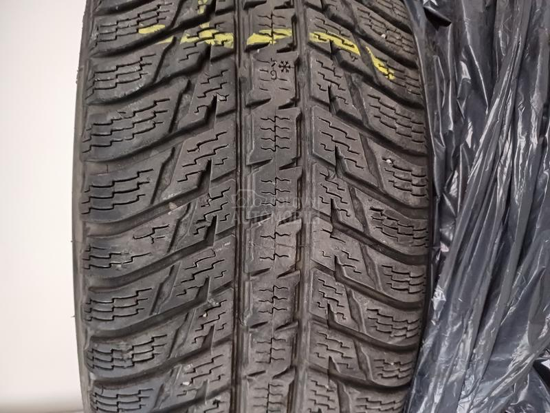 Nokian 225/60 R17 Zimska