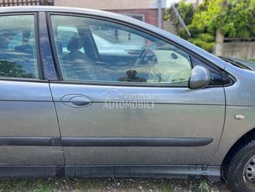 Vrata prednja desna boja EYTC za Citroen C5 od 2000. do 2004. god.