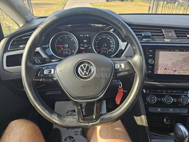 Volkswagen Touran 2.0 TDI DSG7 7S
