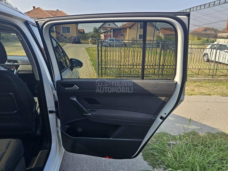Volkswagen Touran 2.0 TDI DSG7 7S
