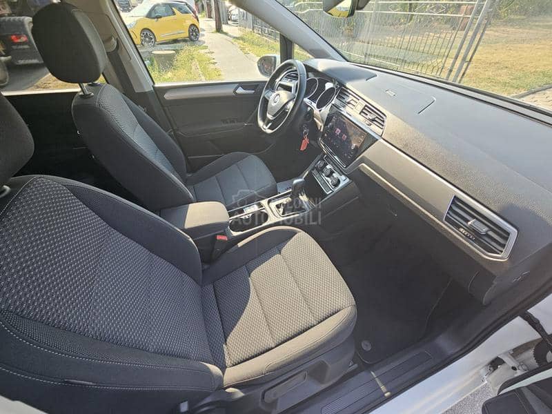 Volkswagen Touran 2.0 TDI DSG7 7S